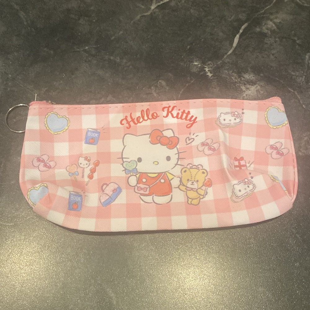 Hello Kitty Bundle - Picture 5 of 8